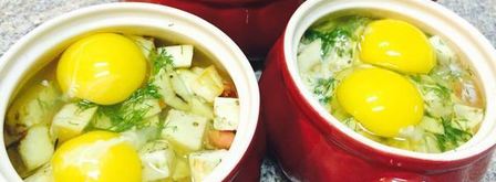 яичница с грибами, грудинкой и овощами. Шаг 11