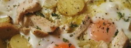 яичница с индейкой, картофелем и травами. Шаг 9