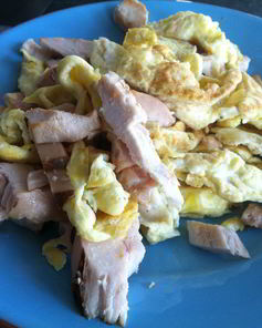 Яичница с курицей