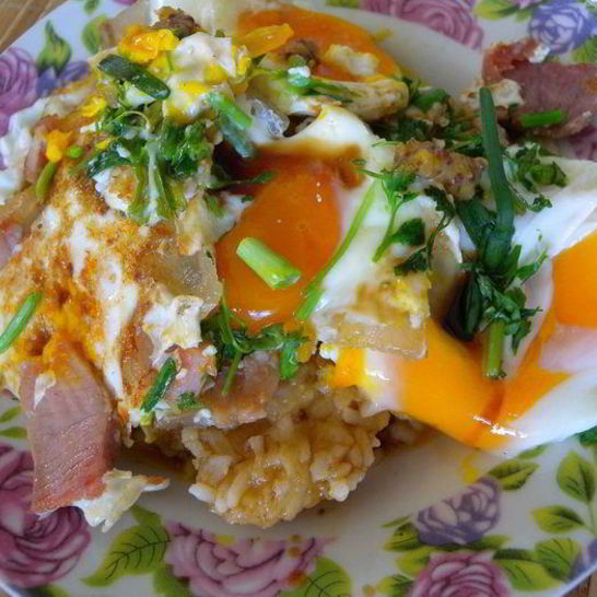 Рецепт яичницы с прошутто и зеленью