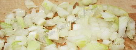 яичница с ветчиной и грибами запеченная в помидорах. Шаг 3