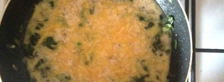 яичница с зеленью и сыром на завтрак. Шаг 3