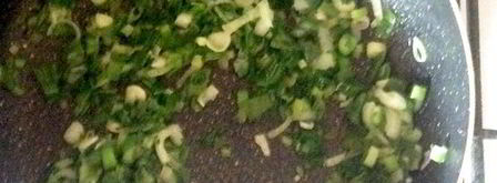 яичница с зеленью и сыром на завтрак. Шаг 6