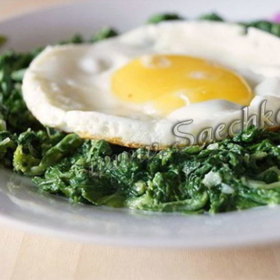 Рецепт яичницы со шпинатом