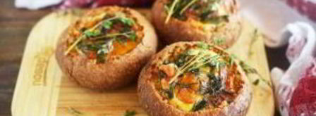 яичница в булочках веселый завтрак. Шаг 8