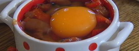 яйца по-мексикански, запеченные с фасолью. Шаг 13