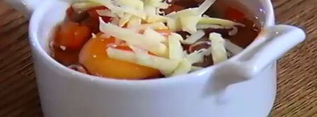 яйца по-мексикански, запеченные с фасолью. Шаг 14