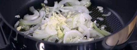 яйца, запеченные на испанский лад. Шаг 3