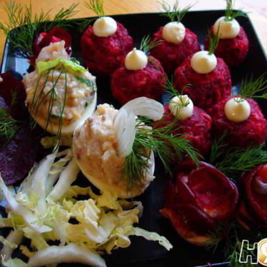 Рецепт закуски фуршетной из свеклы с сельдью