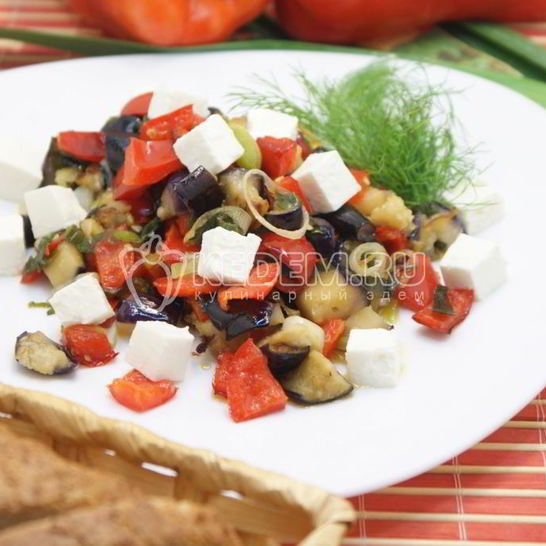Рецепт закуски из баклажан с перцем и сыром