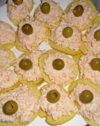 Закуска на чипсах