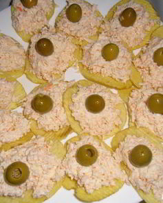 Закуска на чипсах