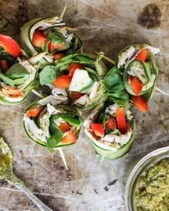 Закуска с огурцом и копченой индейкой