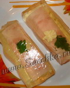 Заливные трубочки из ветчины