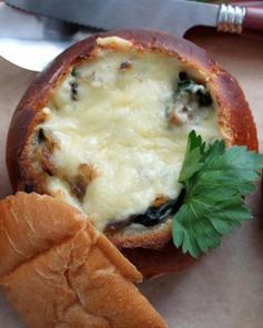 Булочка-жюльен из шампиньонов и шпината