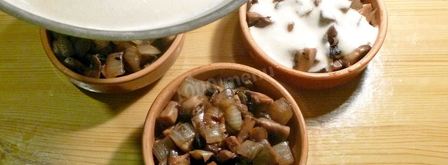 жульен с грибами и сметаной. Шаг 14