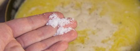 жульен в горшочке с курицей и грибами. Шаг 14