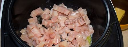 жульен в мультиварке с курицей и грибами. Шаг 5