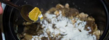 жульен в мультиварке с курицей и грибами. Шаг 10