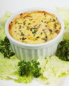 Жюльен с ветчиной и грибами